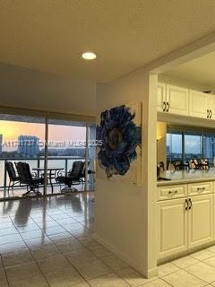LE MAISONNEUVE CONDO - Residential Lease
