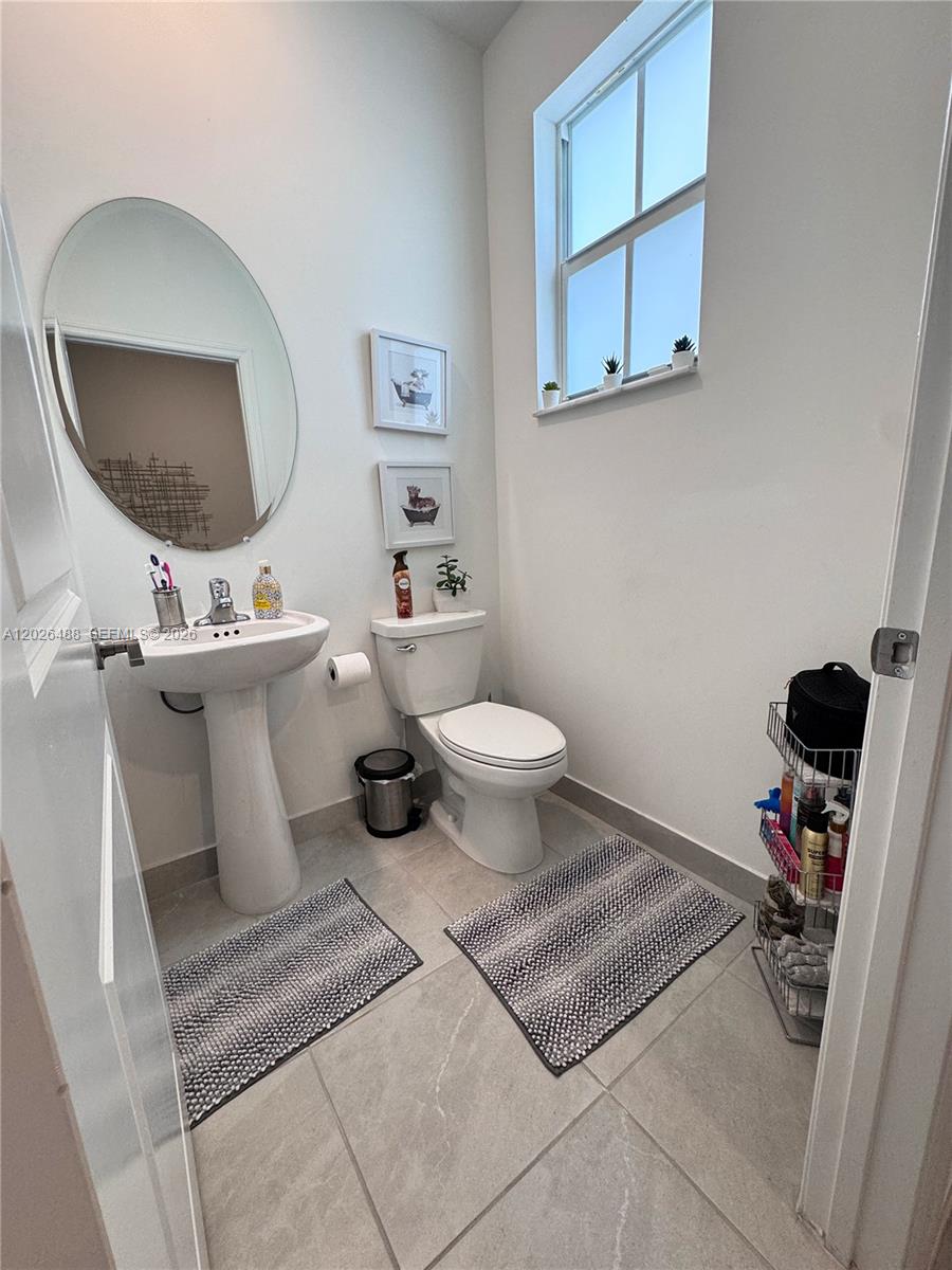 WYNDHAM LAKES PLAZA - Residential Lease