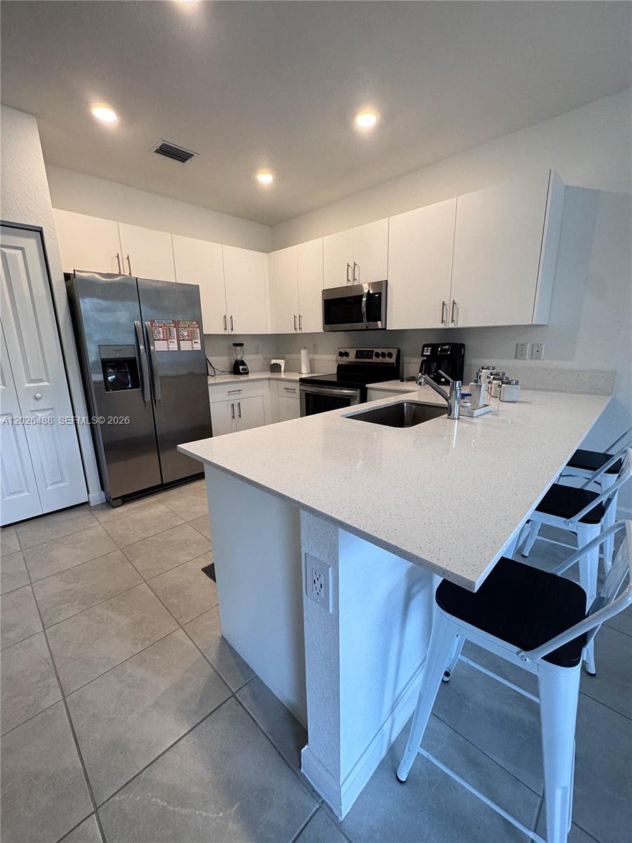 WYNDHAM LAKES PLAZA - Residential Lease