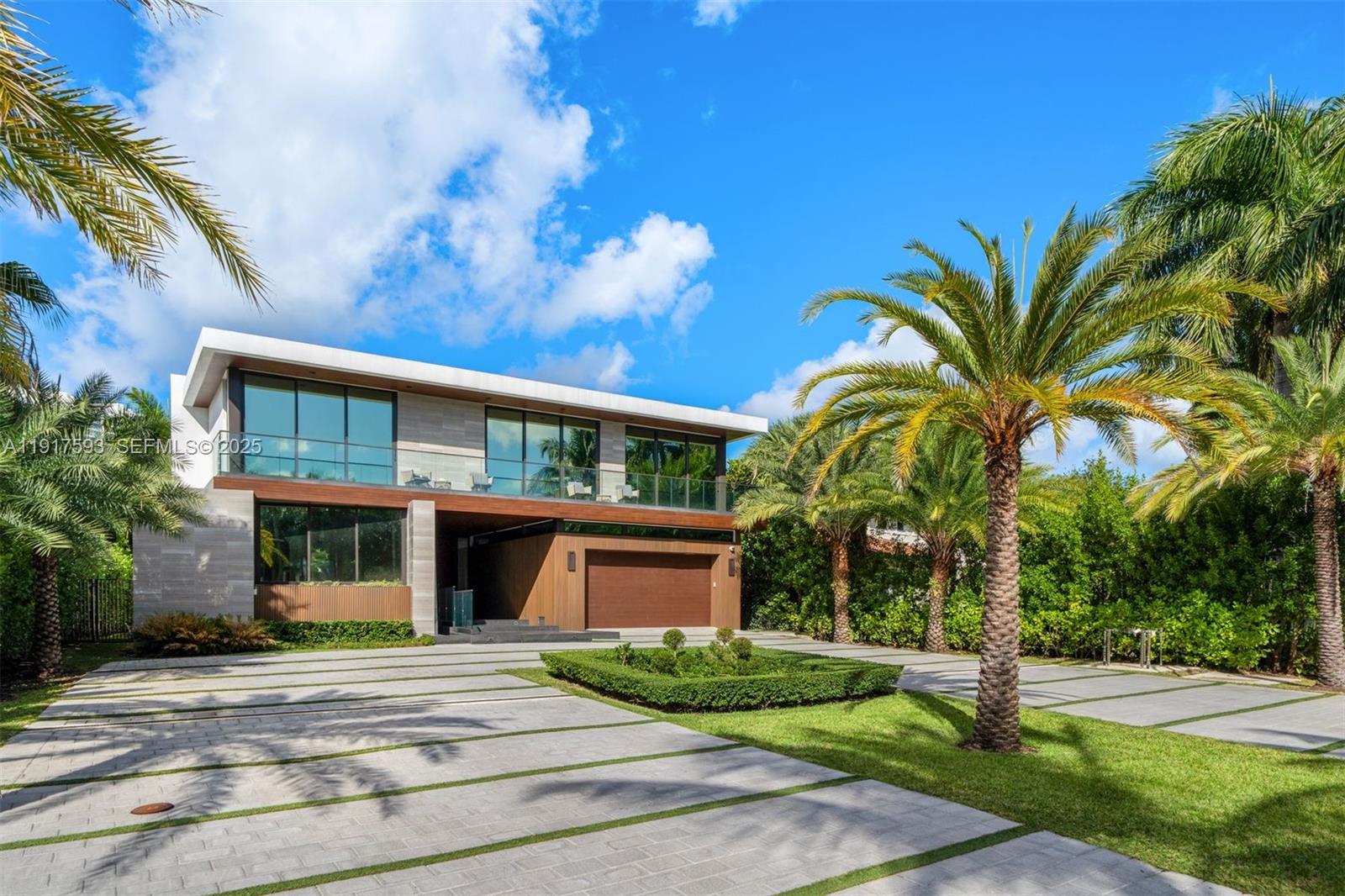GOLDEN BEACH SEC E - Residential