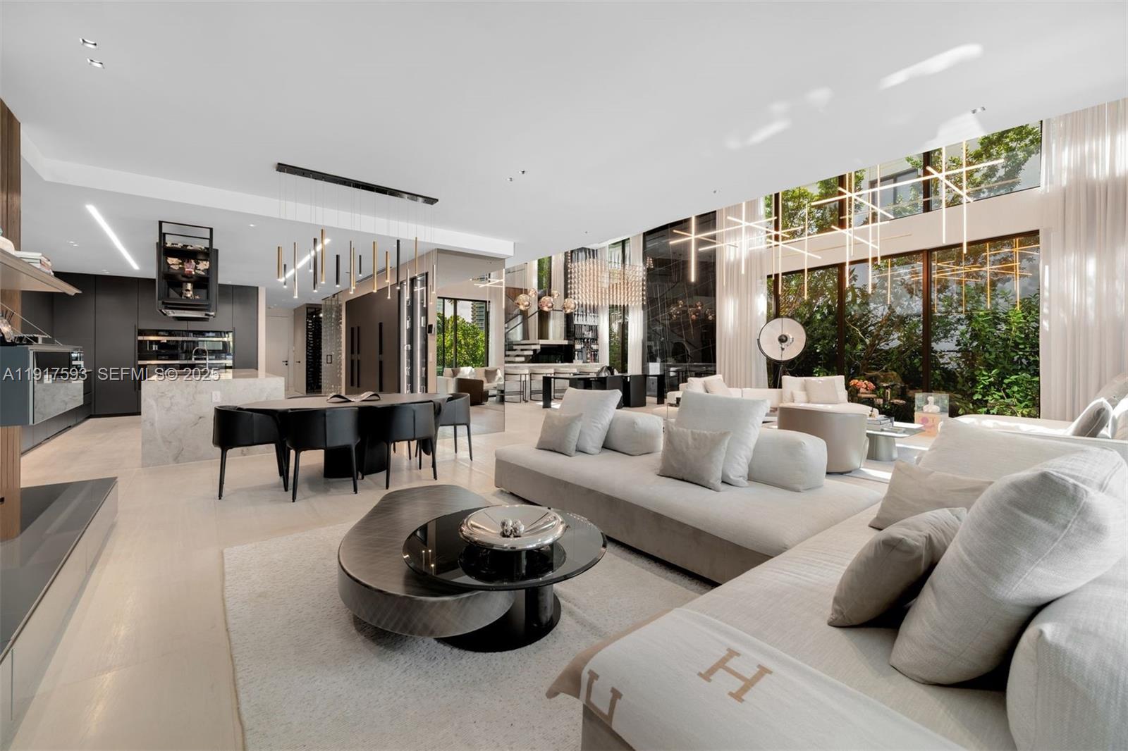 GOLDEN BEACH SEC E - Residential