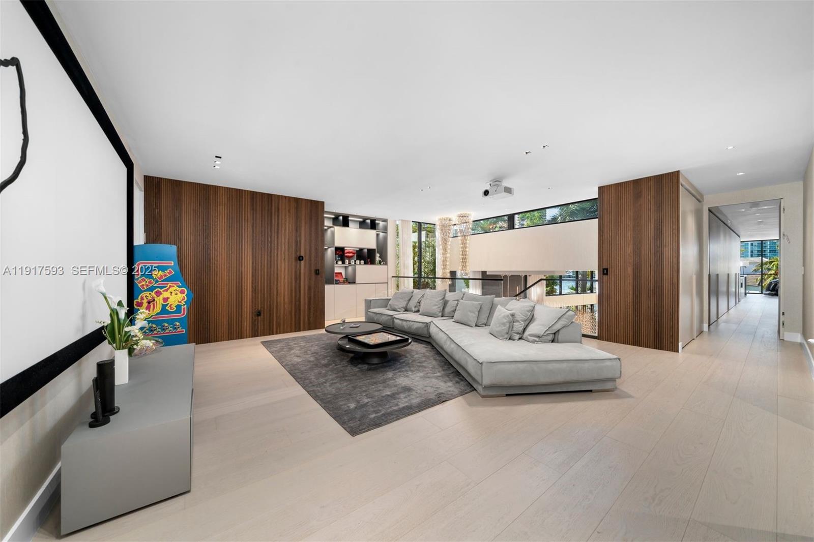 GOLDEN BEACH SEC E - Residential