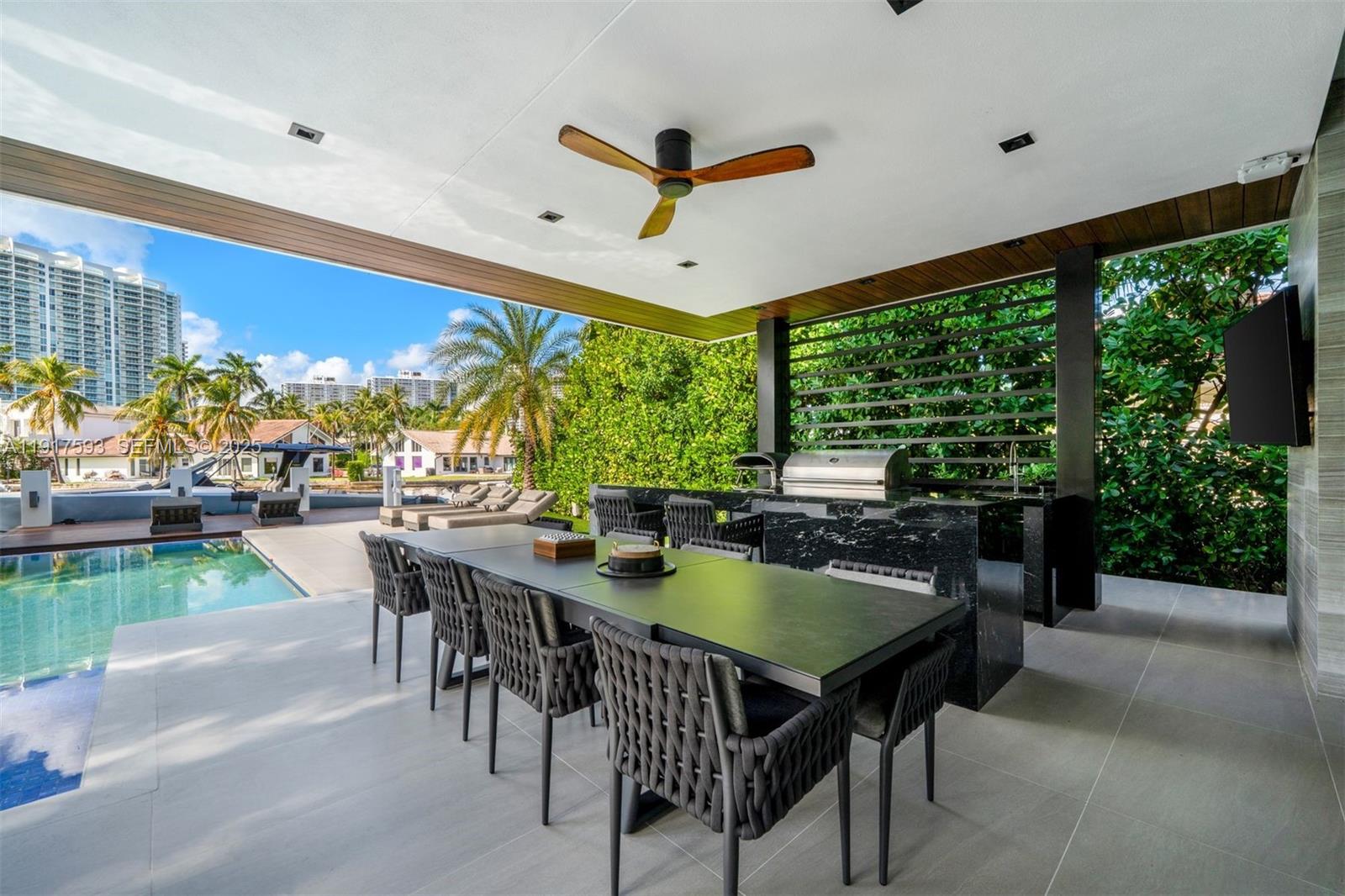 GOLDEN BEACH SEC E - Residential