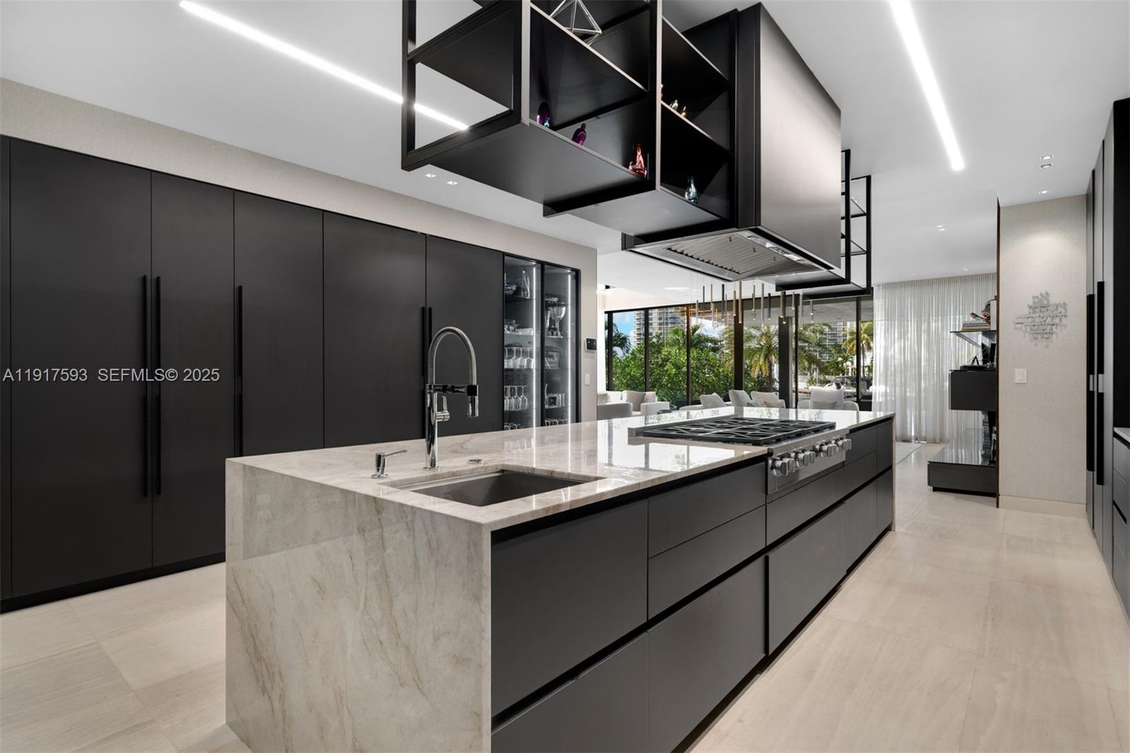 GOLDEN BEACH SEC E - Residential