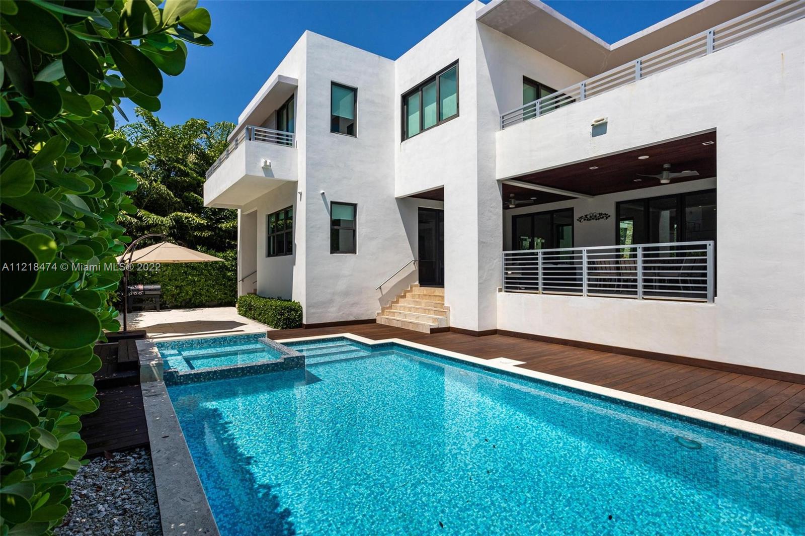 TROPICAL ISLE HOMES SUB 1 - Residential