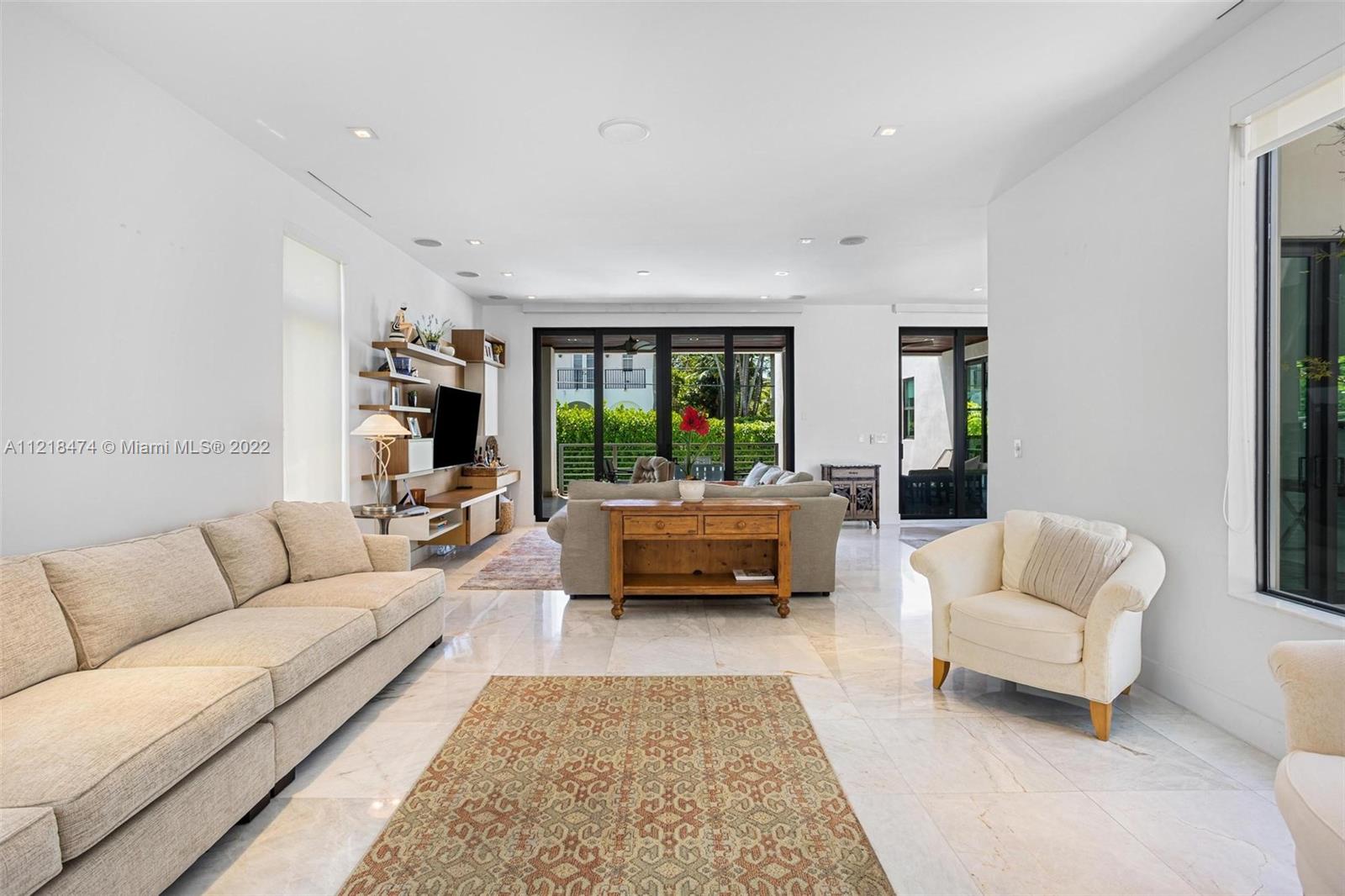 TROPICAL ISLE HOMES SUB 1 - Residential