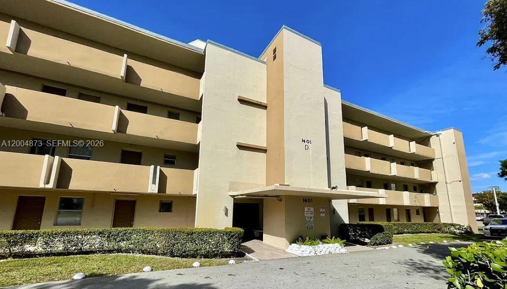 Remodeled 2BR/2BA condo! Bright and spacious with an open kitchen, stone counter with breakfast bar, updated bathrooms with tub and shower, tile floor, hurricane shutters, and balcony.
