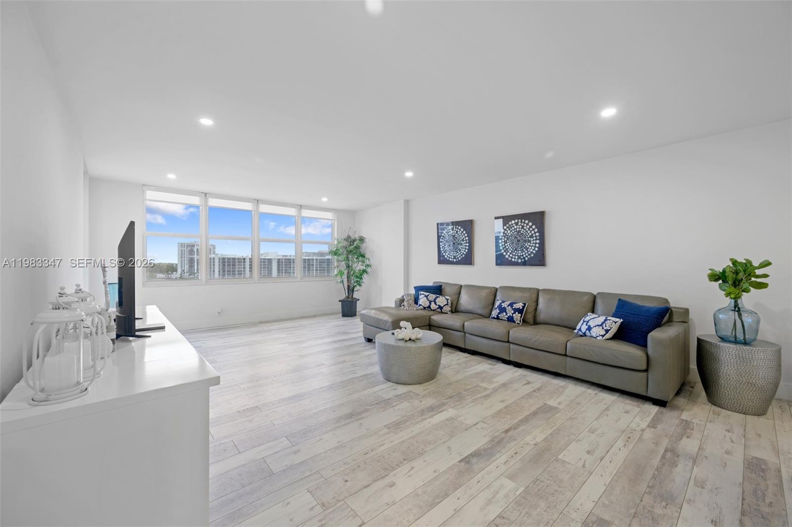 SEA AIR TOWERS CONDO - Residential Lease