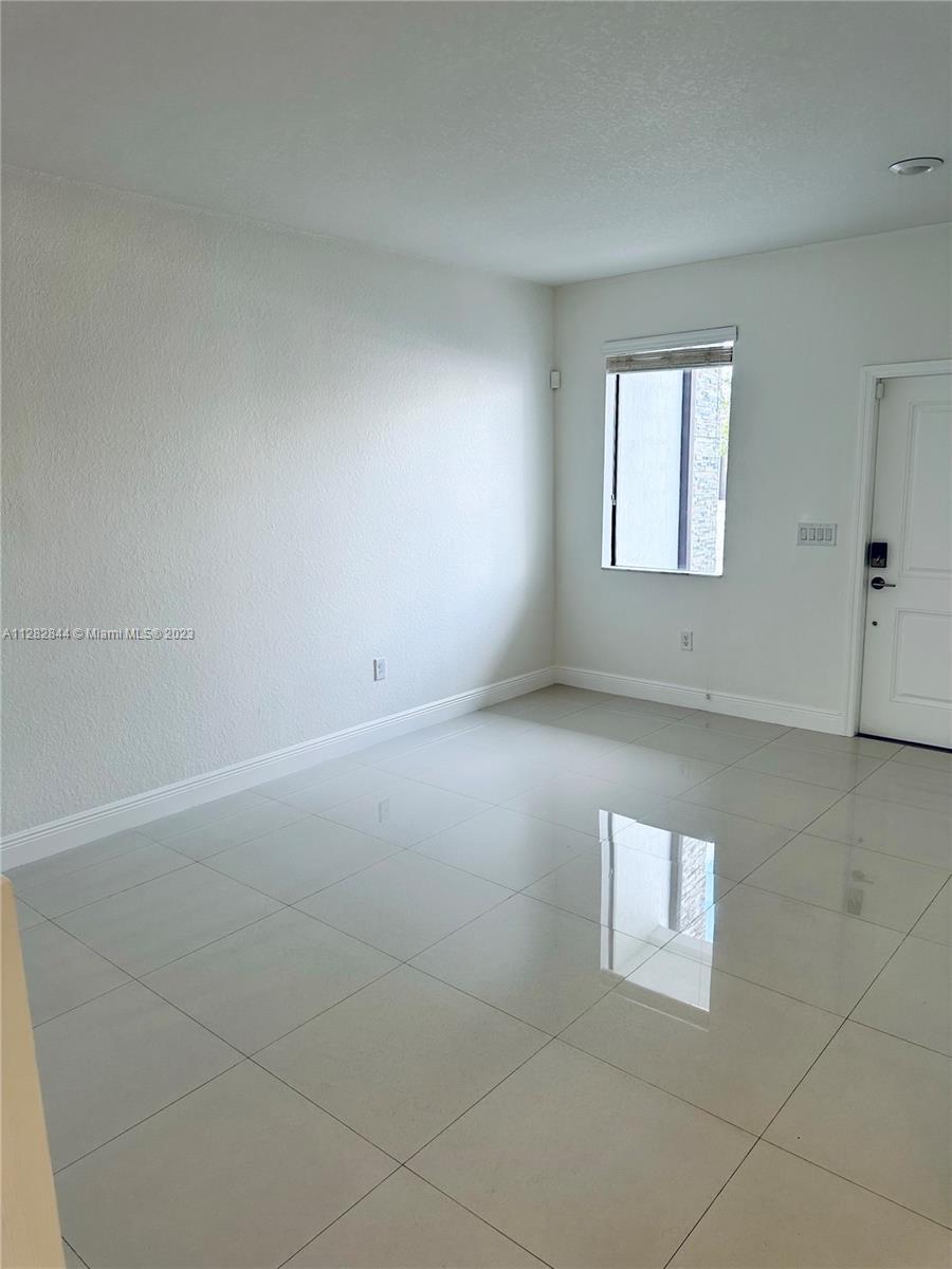 VIA VENTURA NEIGHBORHOOD - Residential Lease