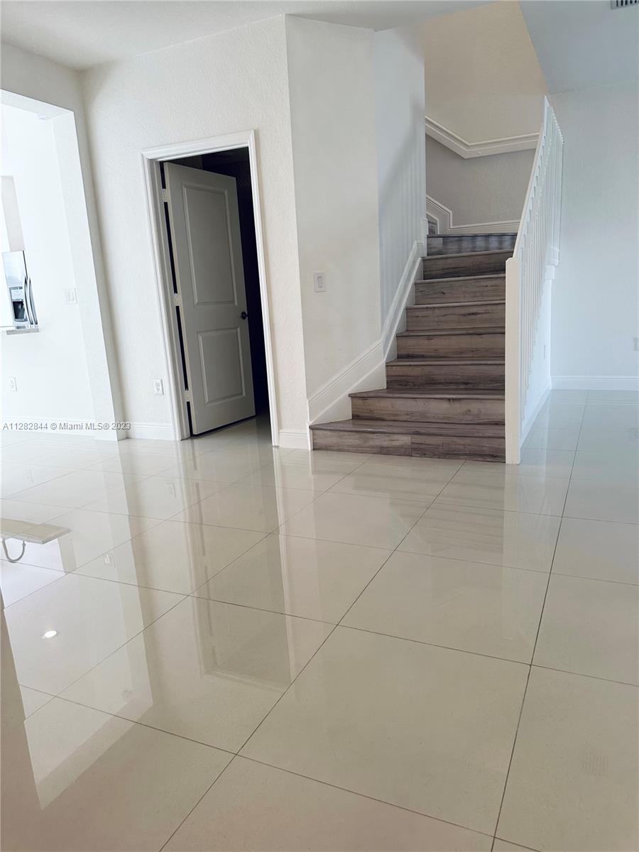 VIA VENTURA NEIGHBORHOOD - Residential Lease