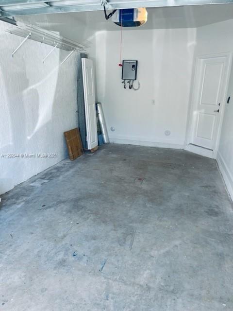VIA VENTURA NEIGHBORHOOD - Residential Lease