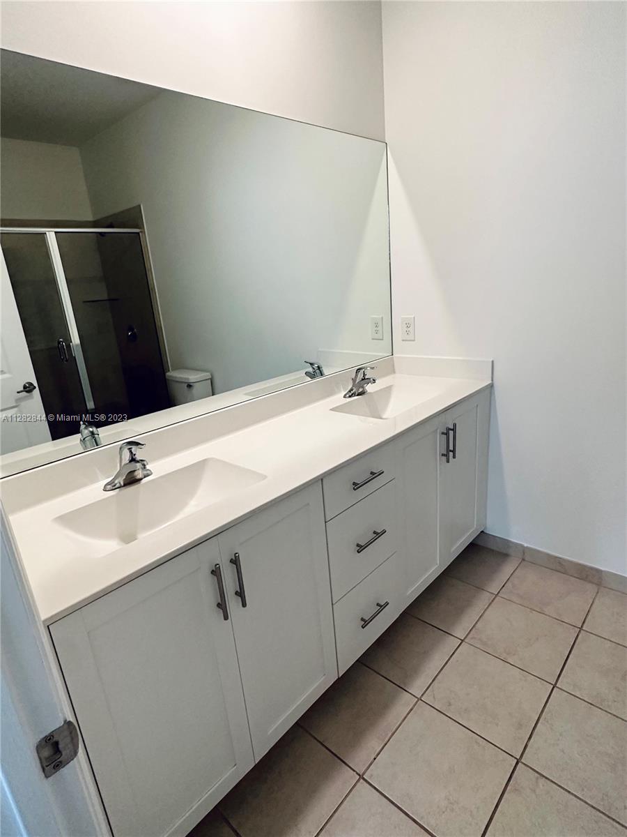VIA VENTURA NEIGHBORHOOD - Residential Lease