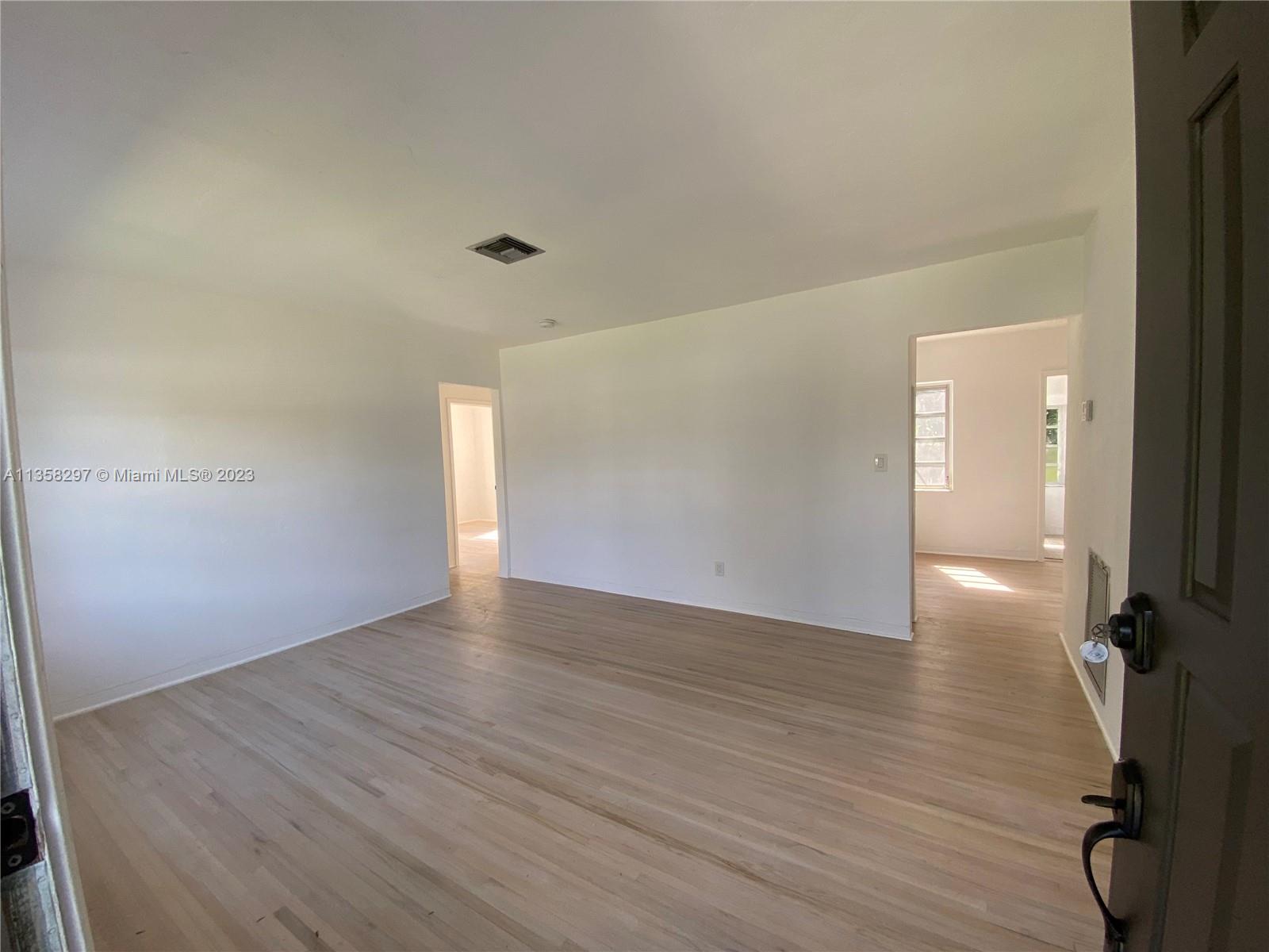 BISCAYNE GDNS SEC E PART - Residential