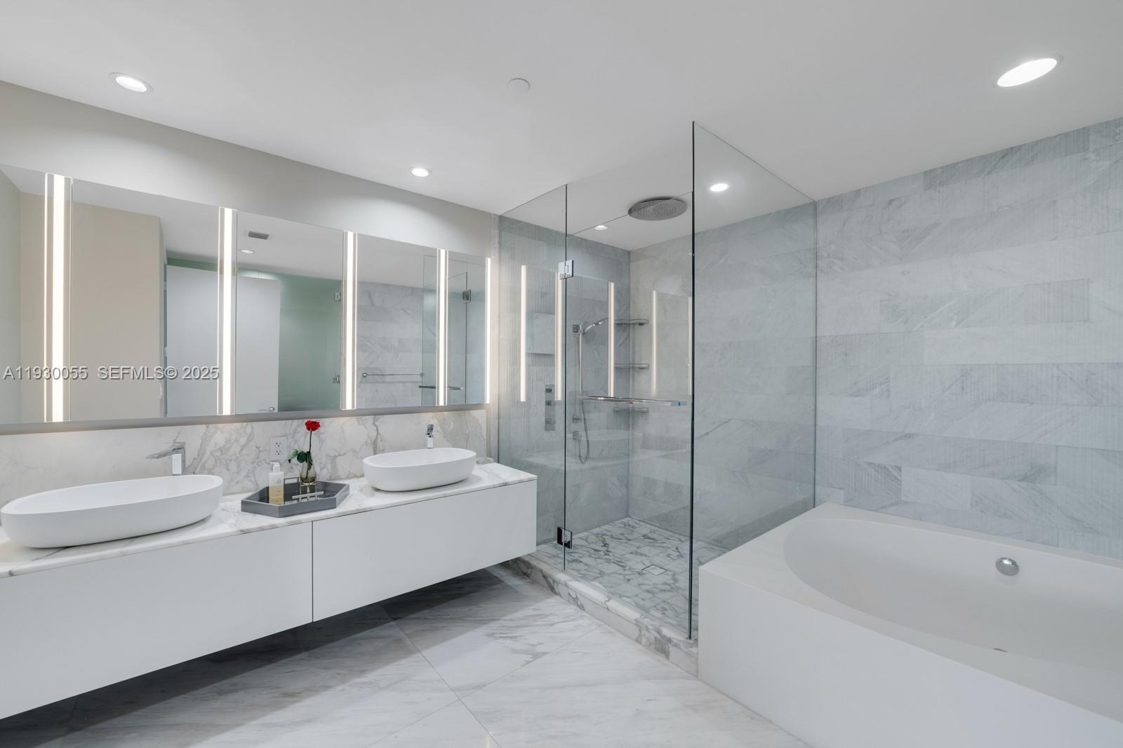 OCEANA BAL HARBOUR CONDO - Residential
