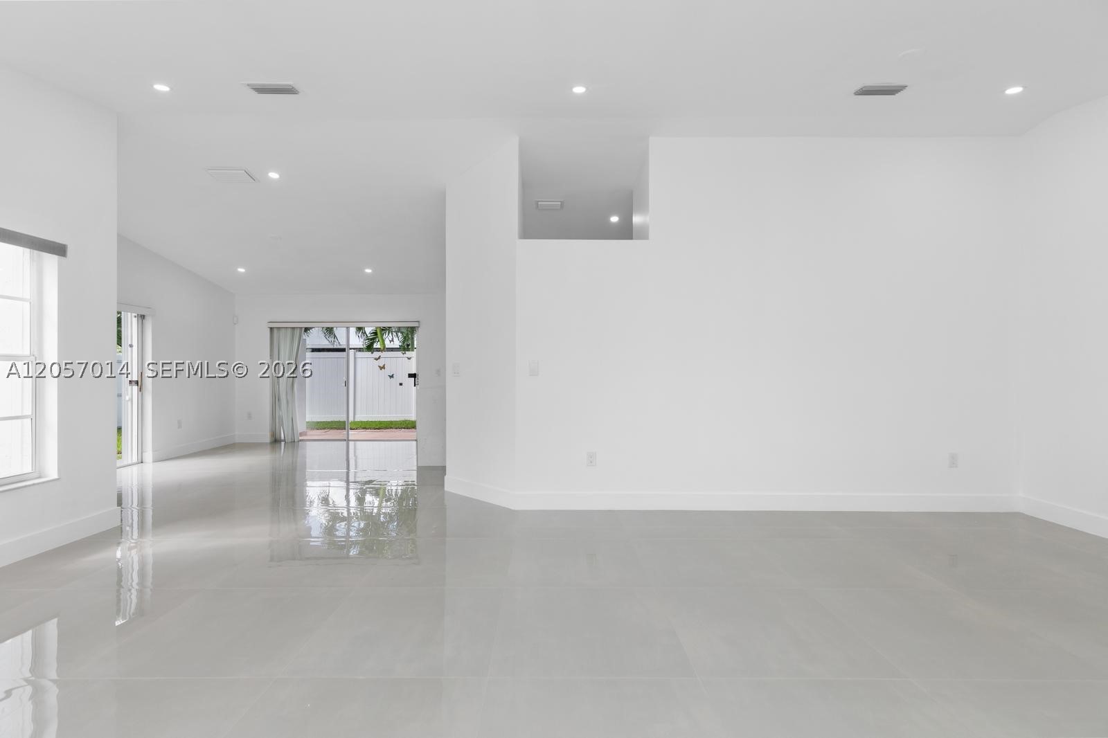 1ST AMEND TO TRUVAL SUB - Residential Lease