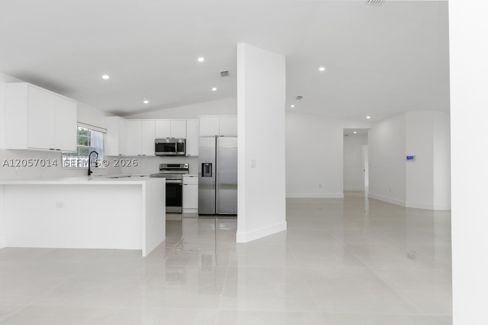 1ST AMEND TO TRUVAL SUB - Residential Lease