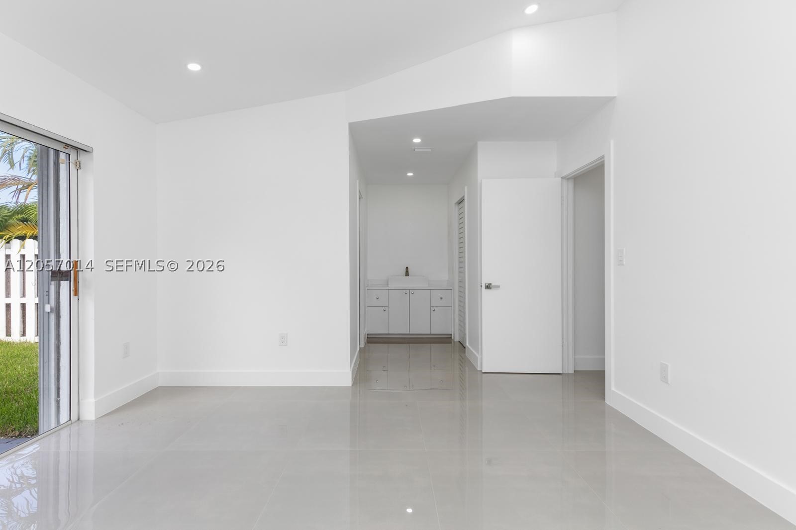 1ST AMEND TO TRUVAL SUB - Residential Lease