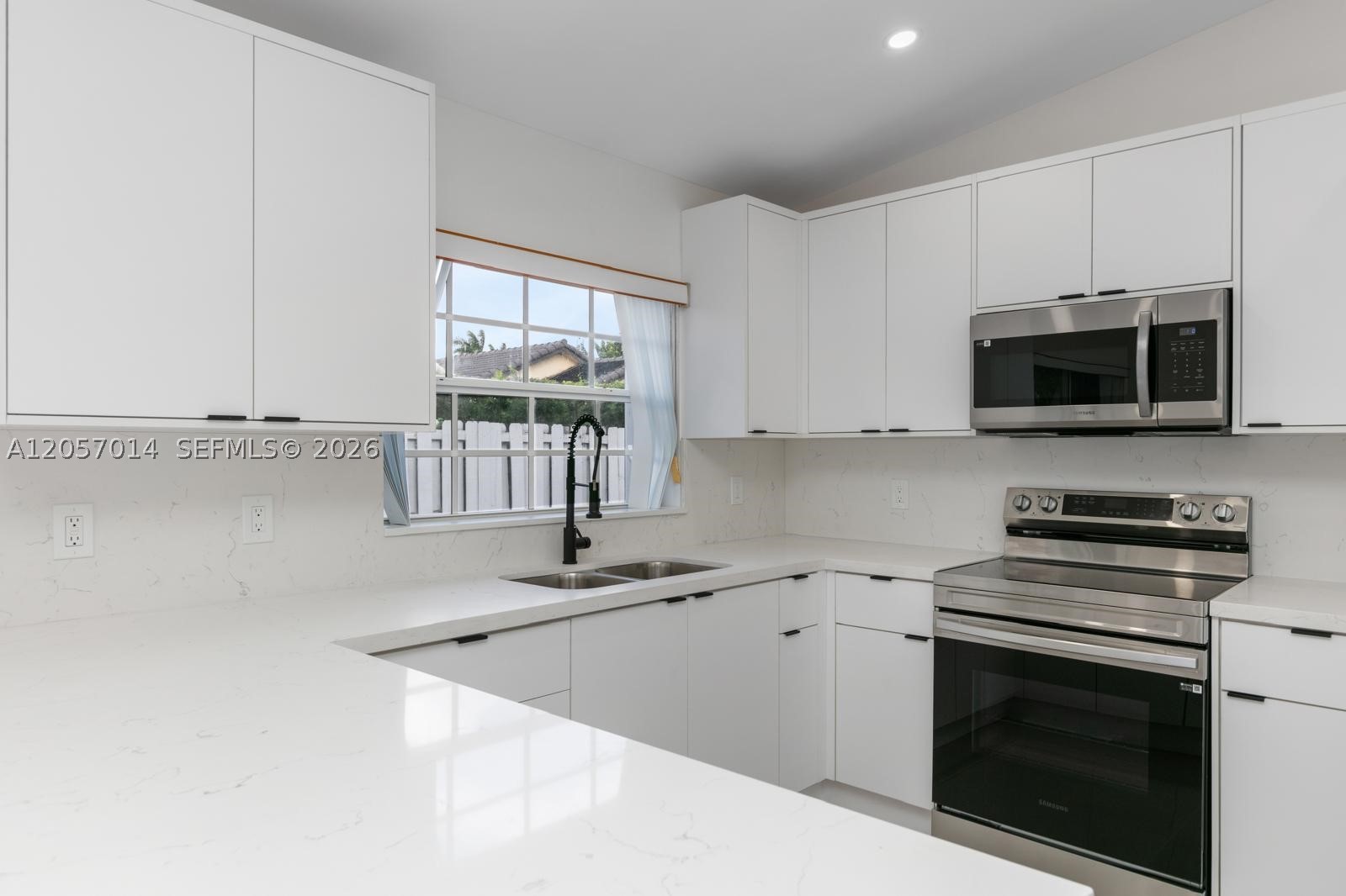 1ST AMEND TO TRUVAL SUB - Residential Lease