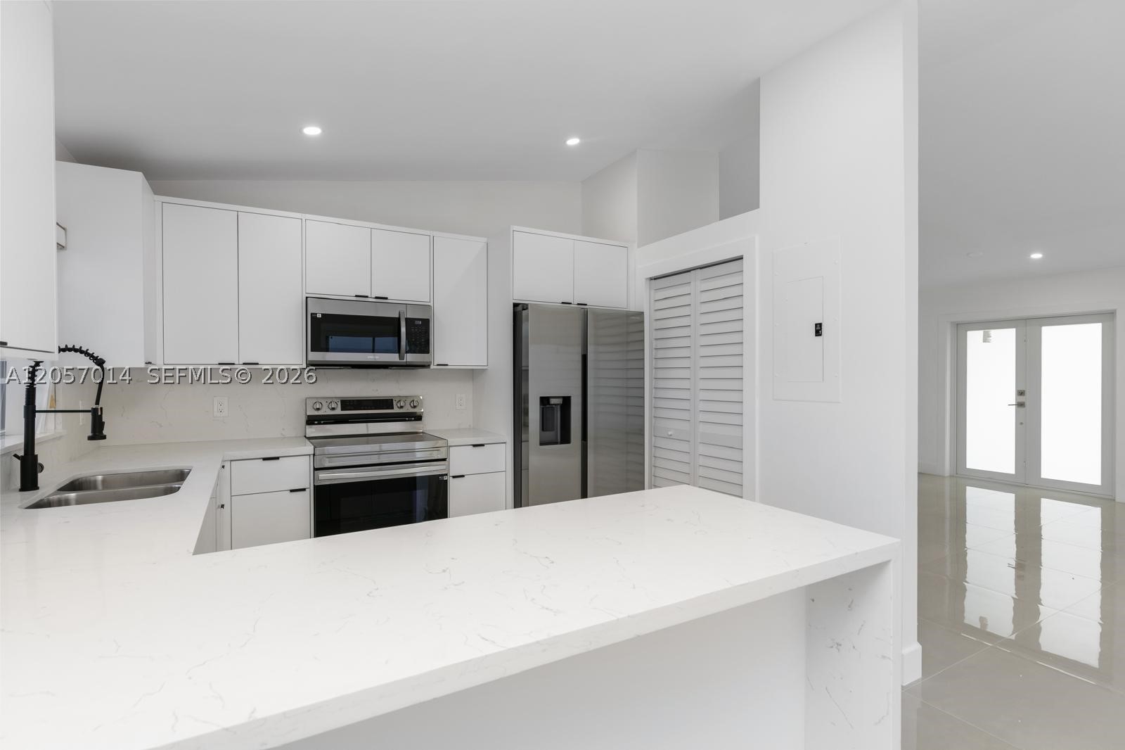 1ST AMEND TO TRUVAL SUB - Residential Lease