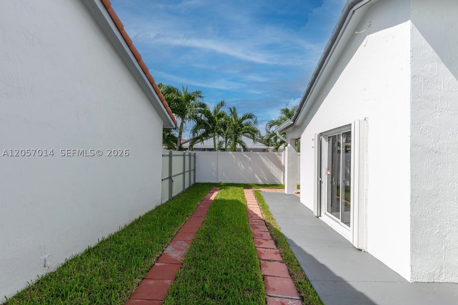 1ST AMEND TO TRUVAL SUB - Residential Lease