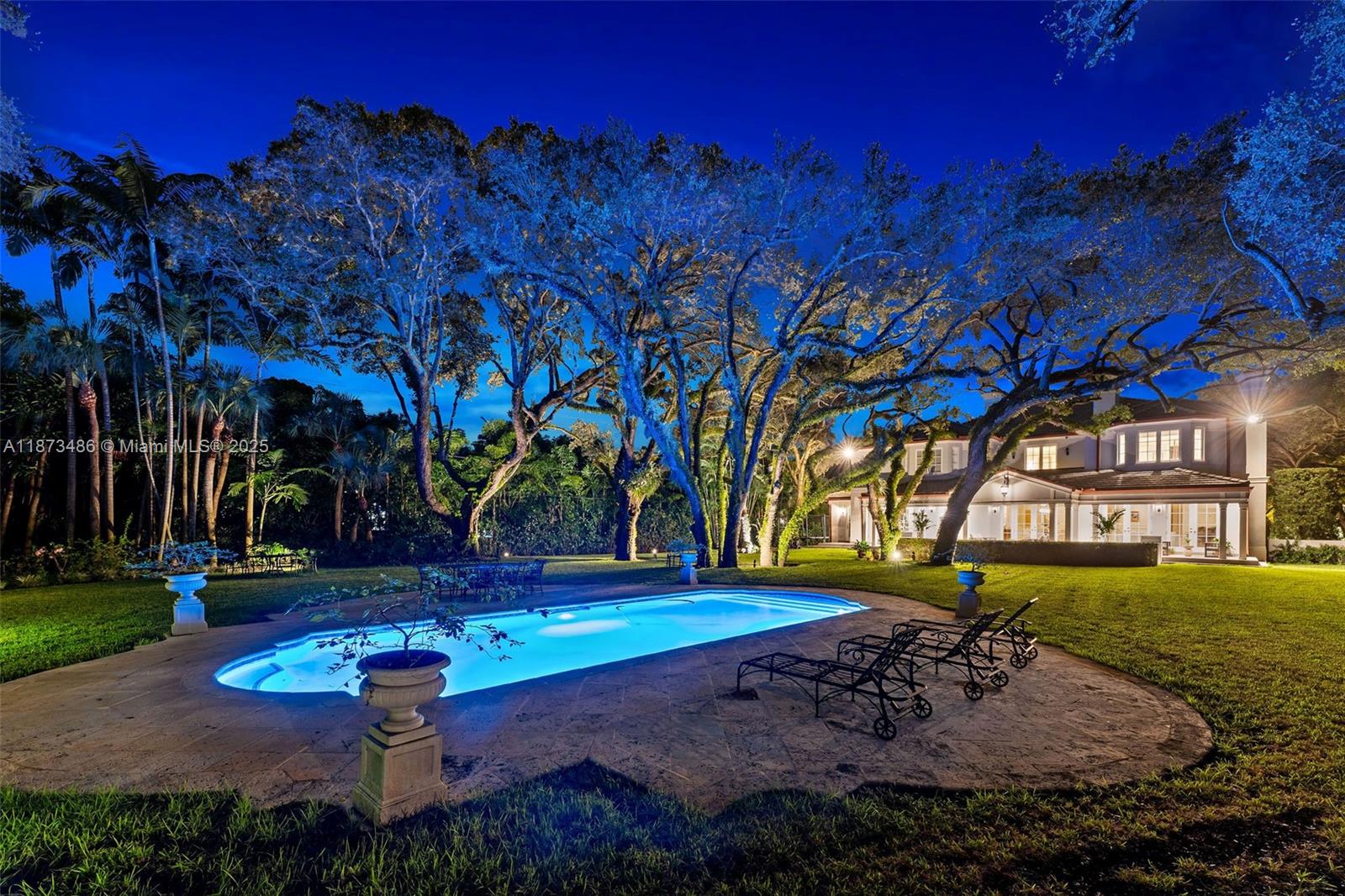 PALM VISTA - Residential