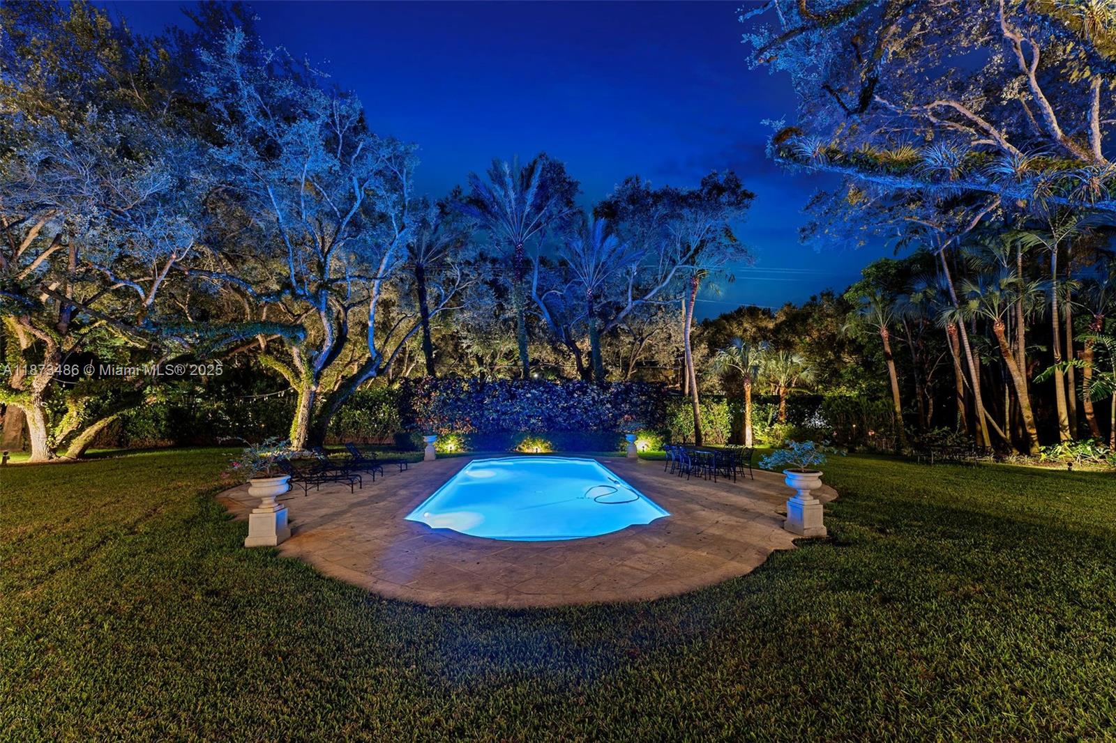 PALM VISTA - Residential