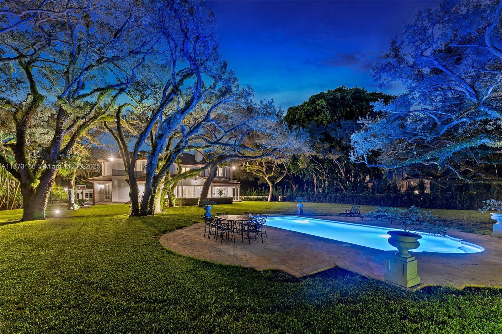 PALM VISTA - Residential