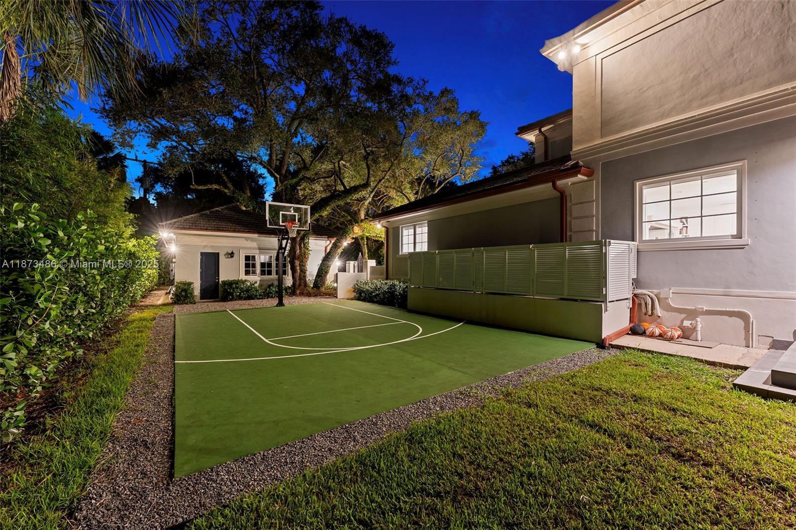 PALM VISTA - Residential