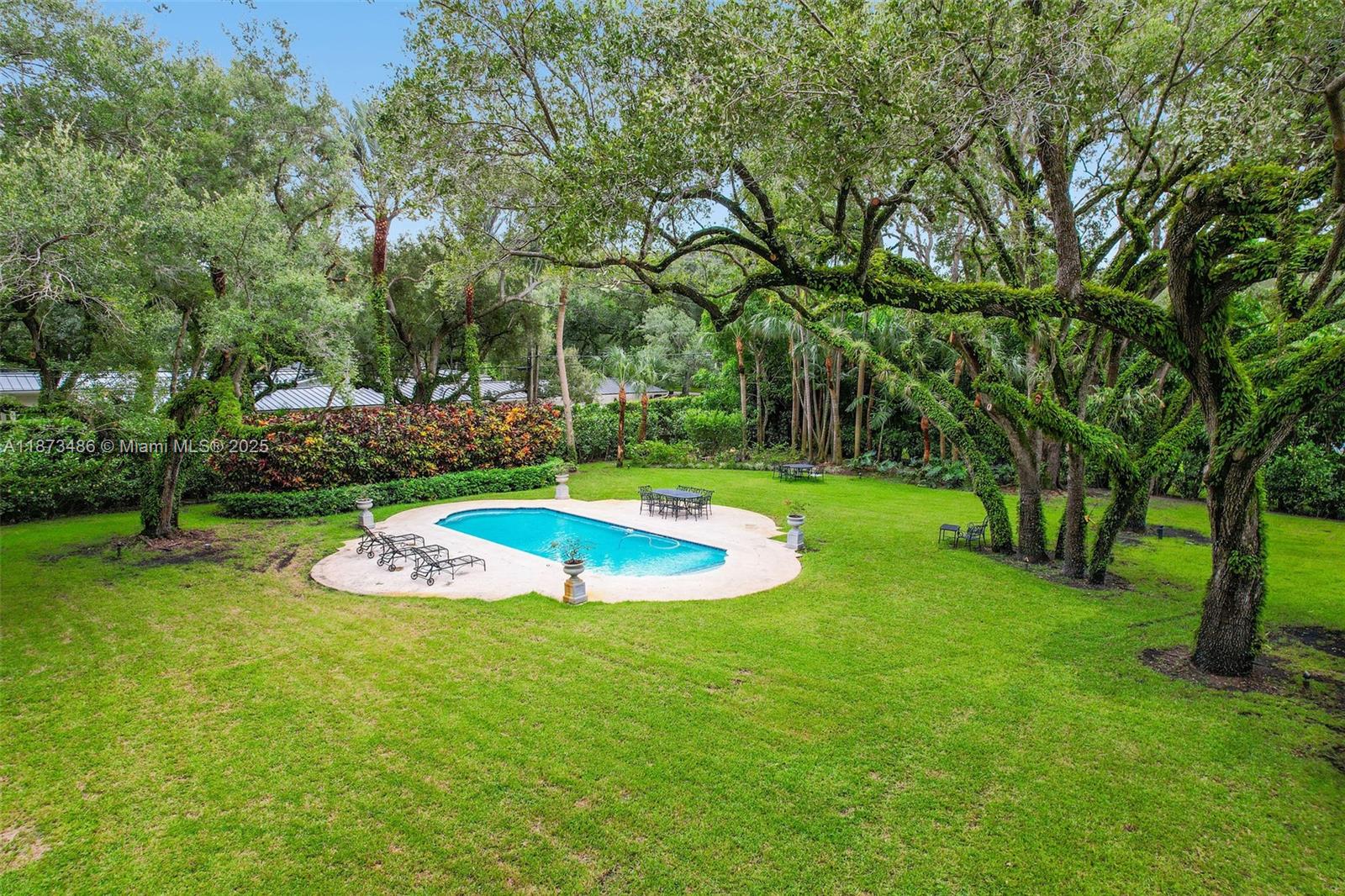 PALM VISTA - Residential