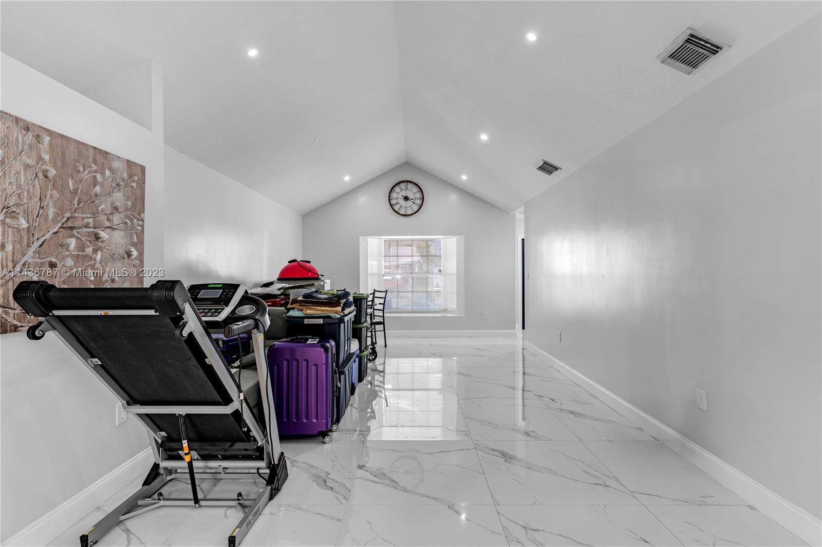 AMERICAN HOMES 1ST ADDN - Residential