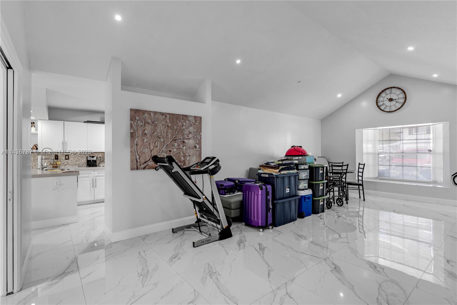 AMERICAN HOMES 1ST ADDN - Residential