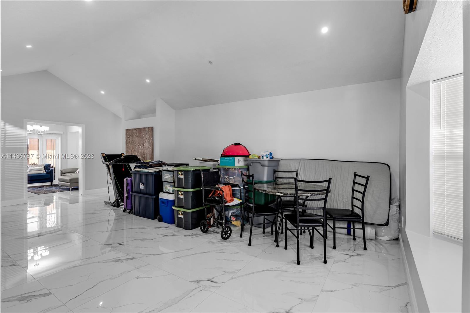 AMERICAN HOMES 1ST ADDN - Residential