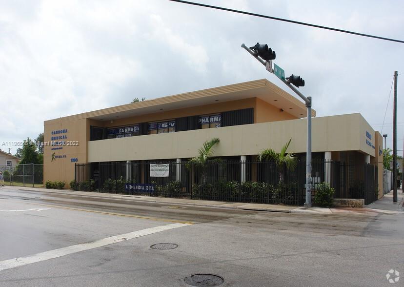 32,750 sq ft 
Zoning T6-8-0
Development opportunity