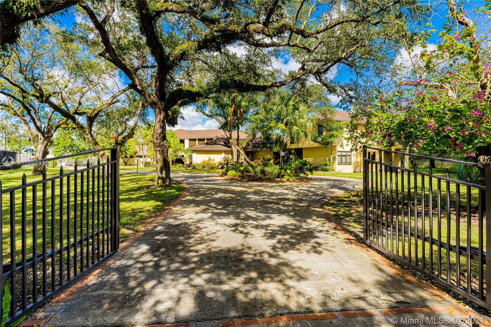 EMERALD WOODS - Residential