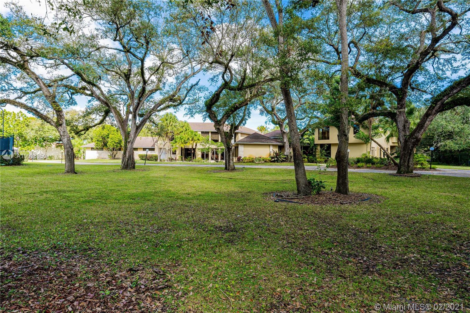 EMERALD WOODS - Residential