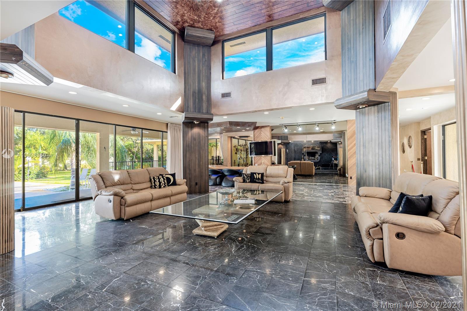 EMERALD WOODS - Residential