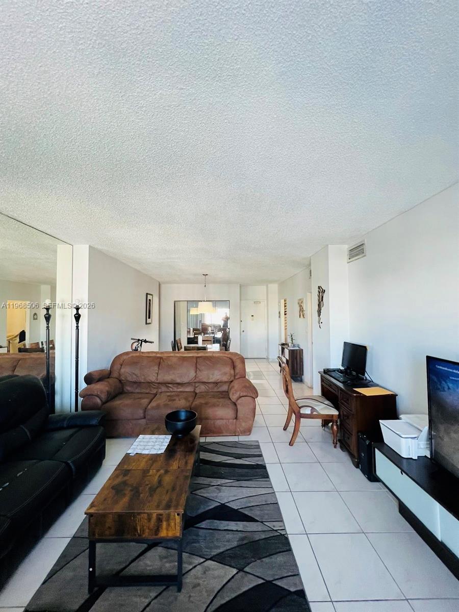 ARLEN HOUSE WEST CONDO - Residential