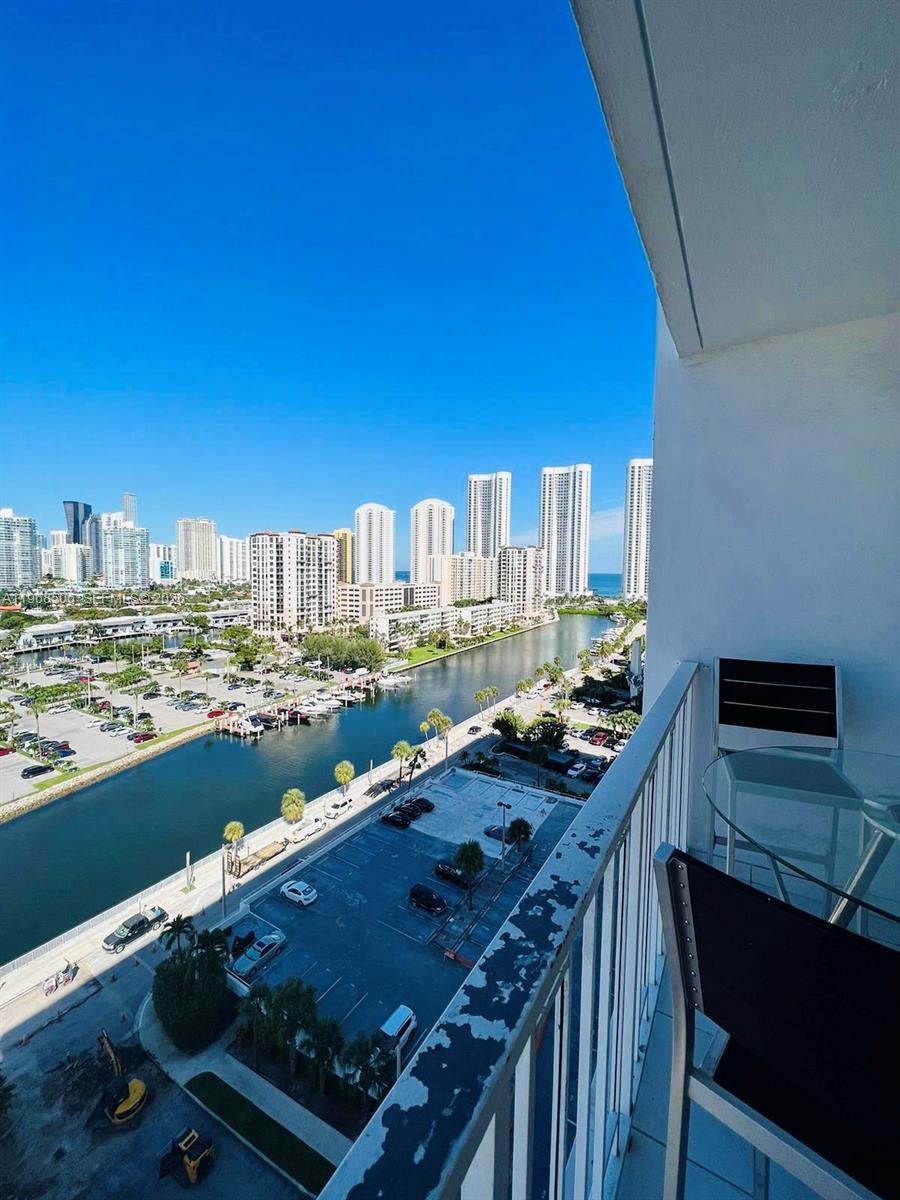 ARLEN HOUSE WEST CONDO - Residential