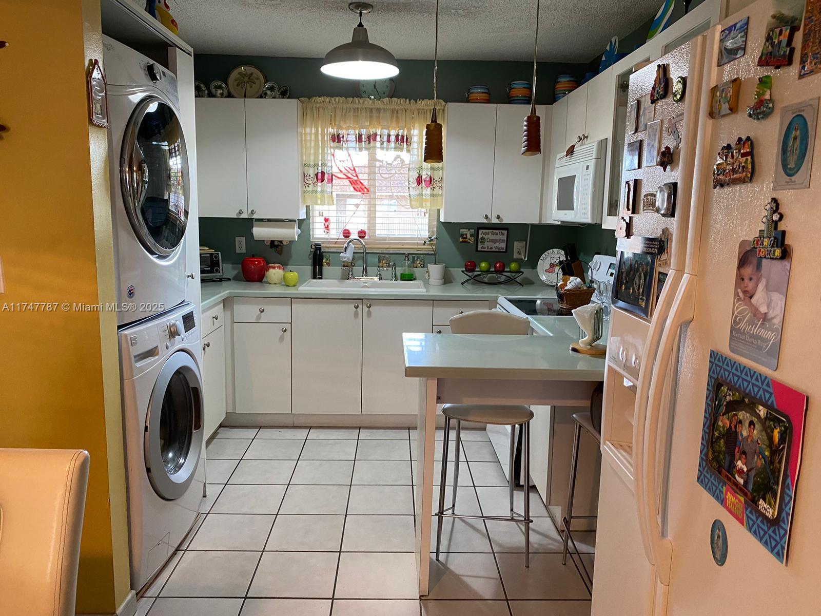 VILLA VERANDA CONDO - Residential Lease