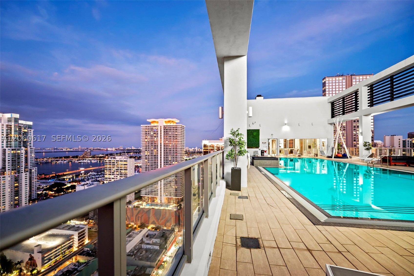 CENTRO CONDO - Residential