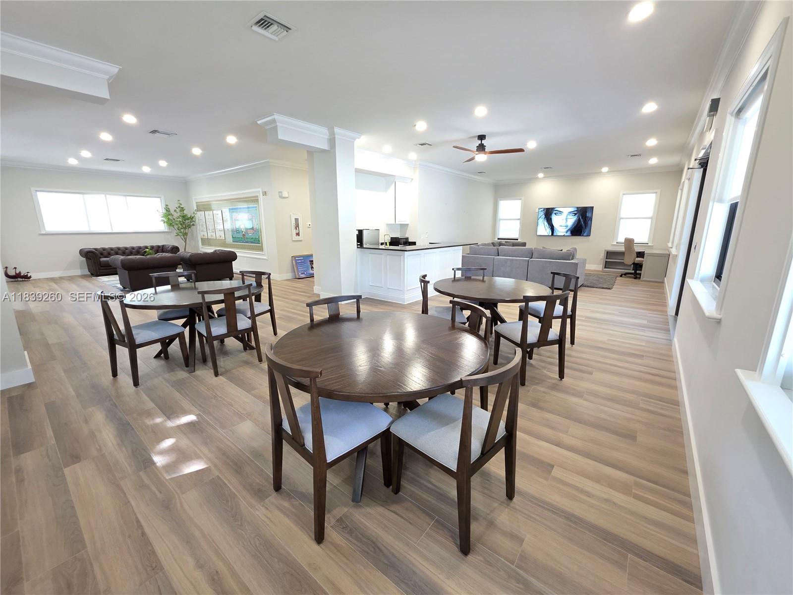ROYAL GRAND CONDO - Residential