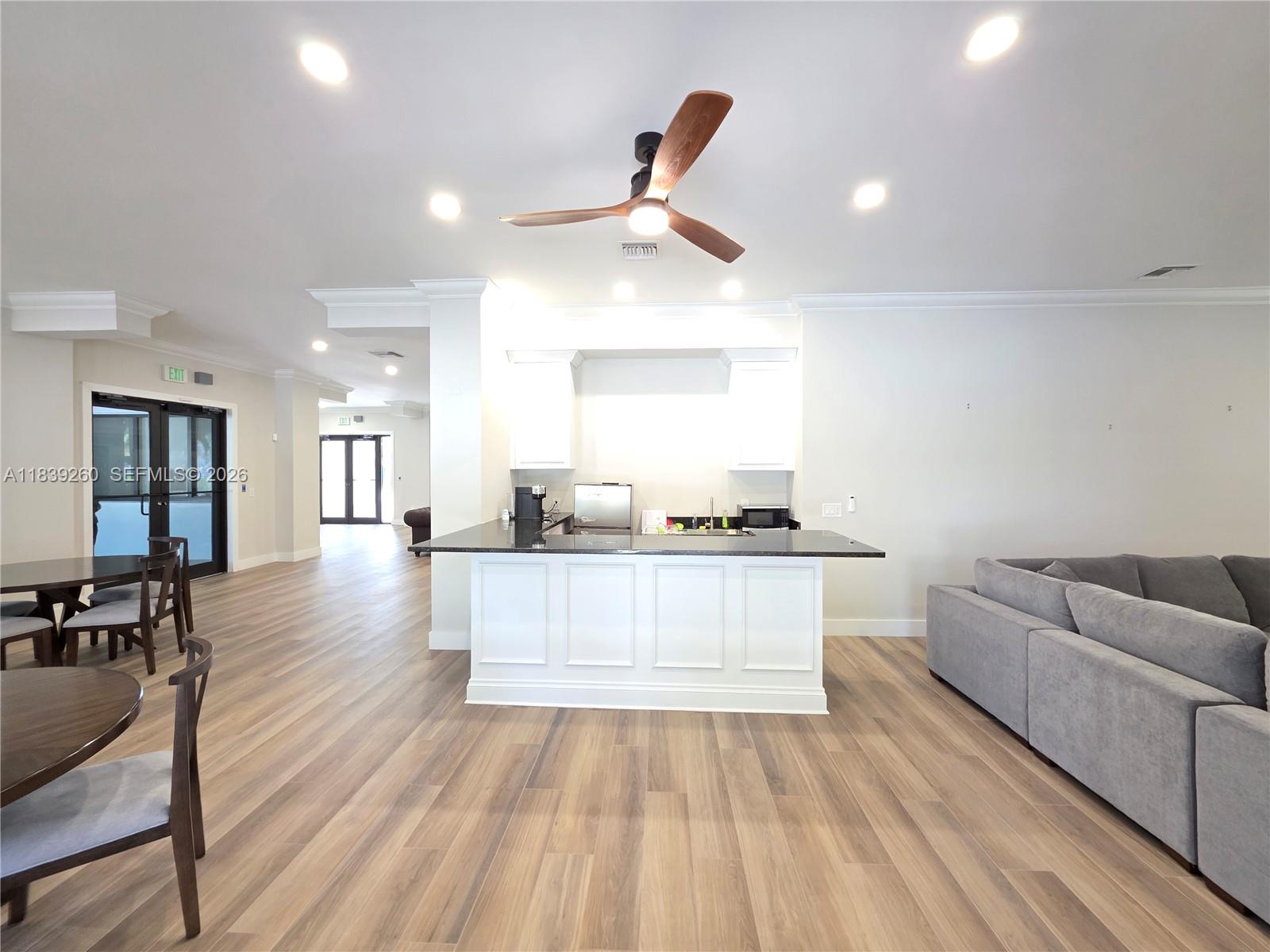 ROYAL GRAND CONDO - Residential
