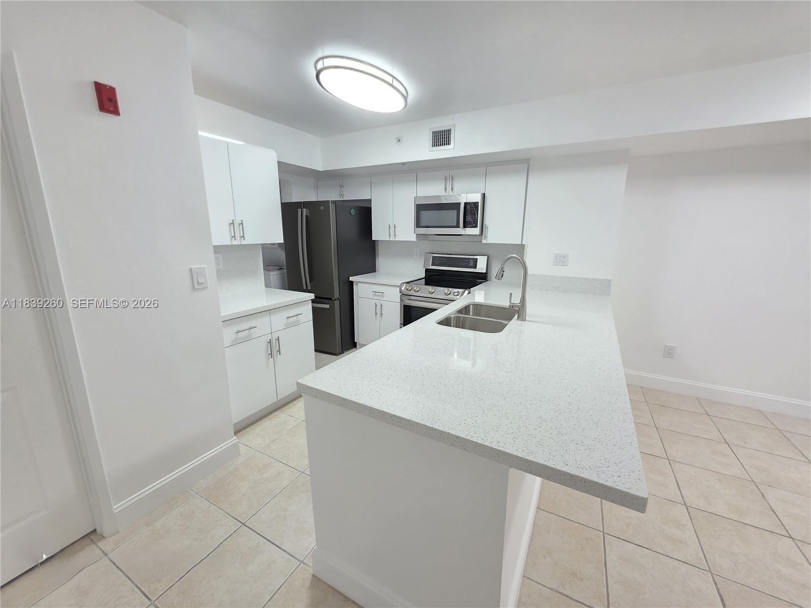 ROYAL GRAND CONDO - Residential