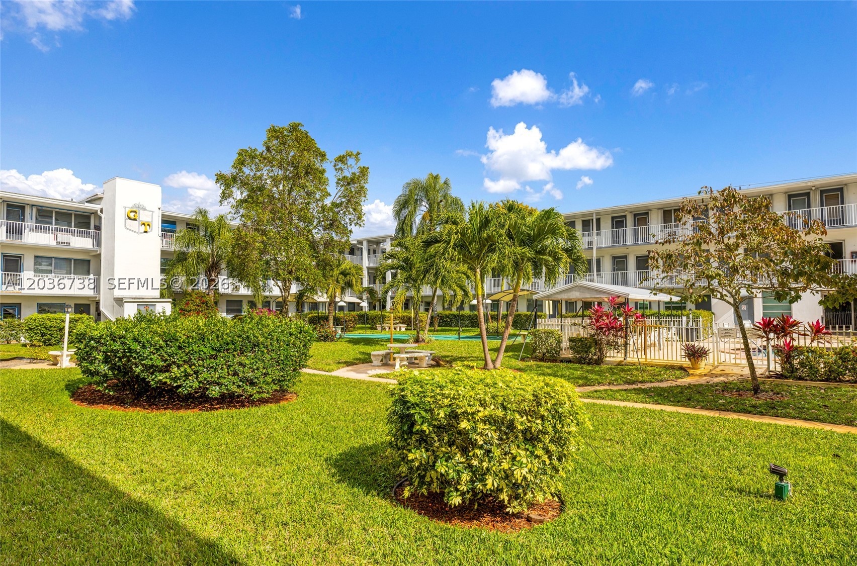 GOLDEN TOWERS CO-OP - Residential