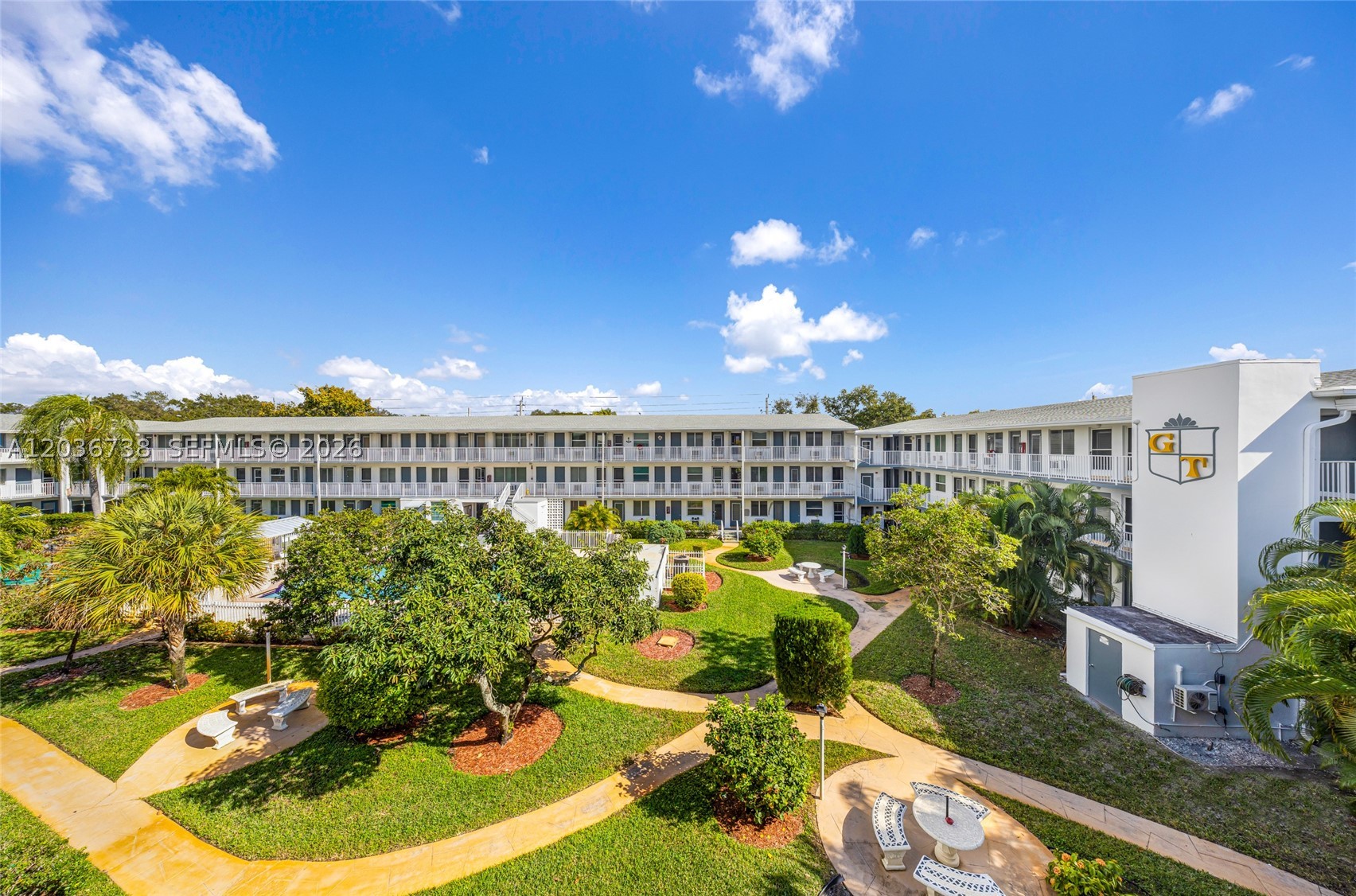GOLDEN TOWERS CO-OP - Residential