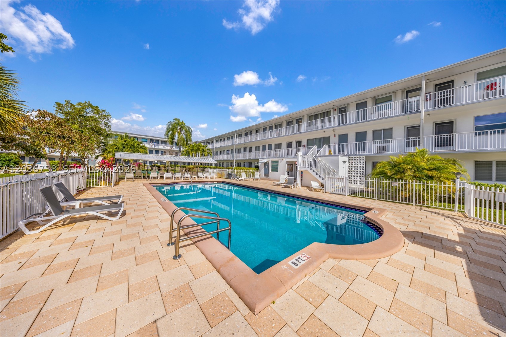 GOLDEN TOWERS CO-OP - Residential