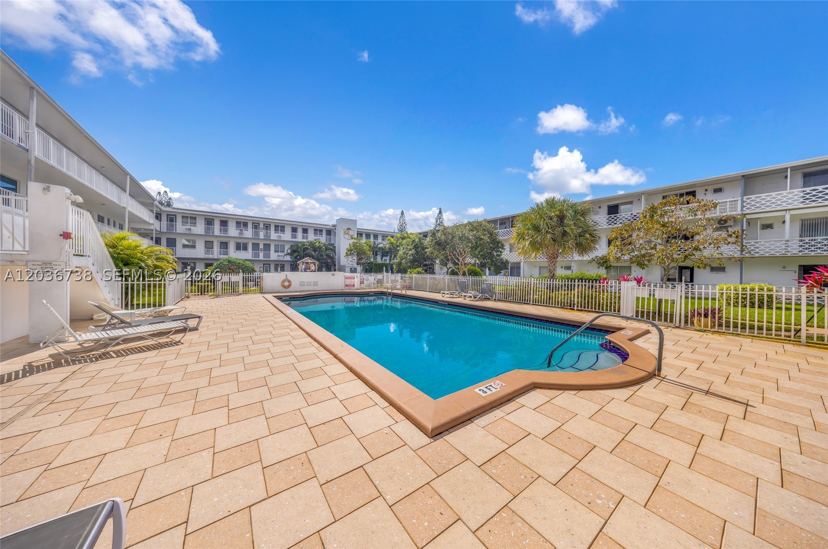 GOLDEN TOWERS CO-OP - Residential
