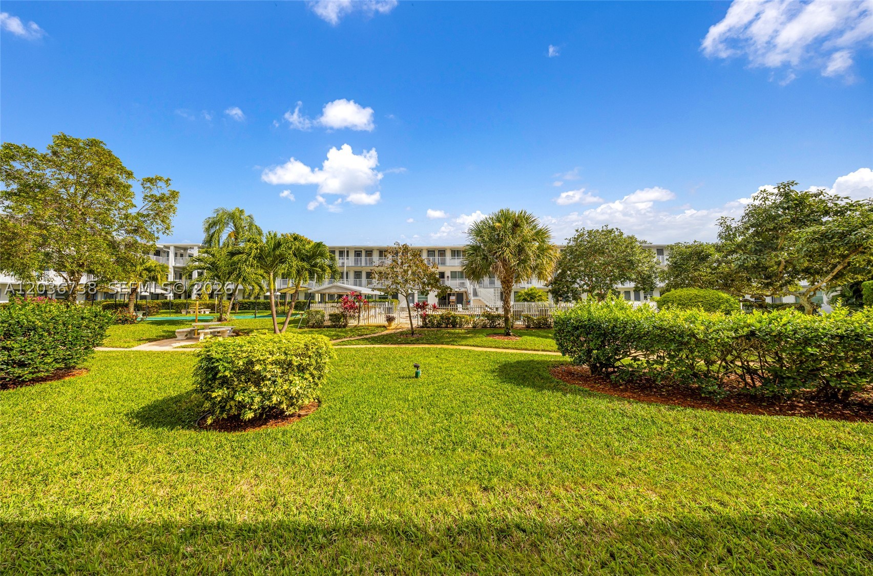 GOLDEN TOWERS CO-OP - Residential