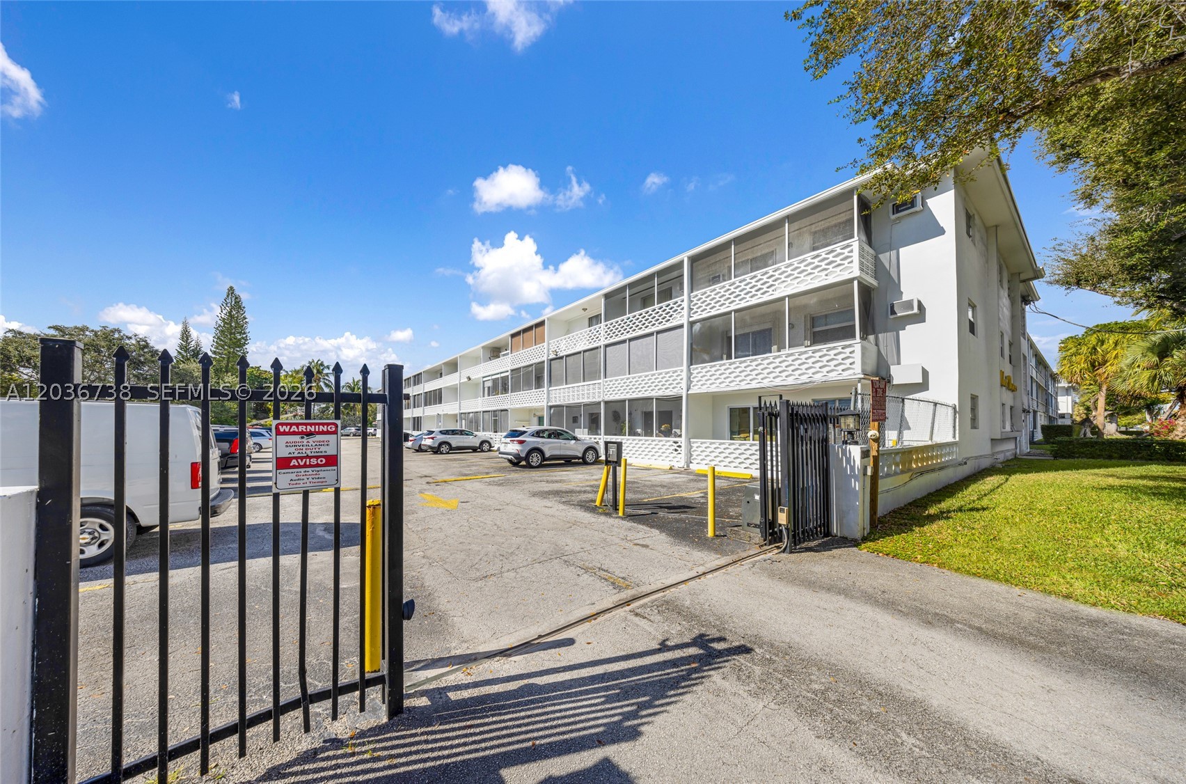 GOLDEN TOWERS CO-OP - Residential