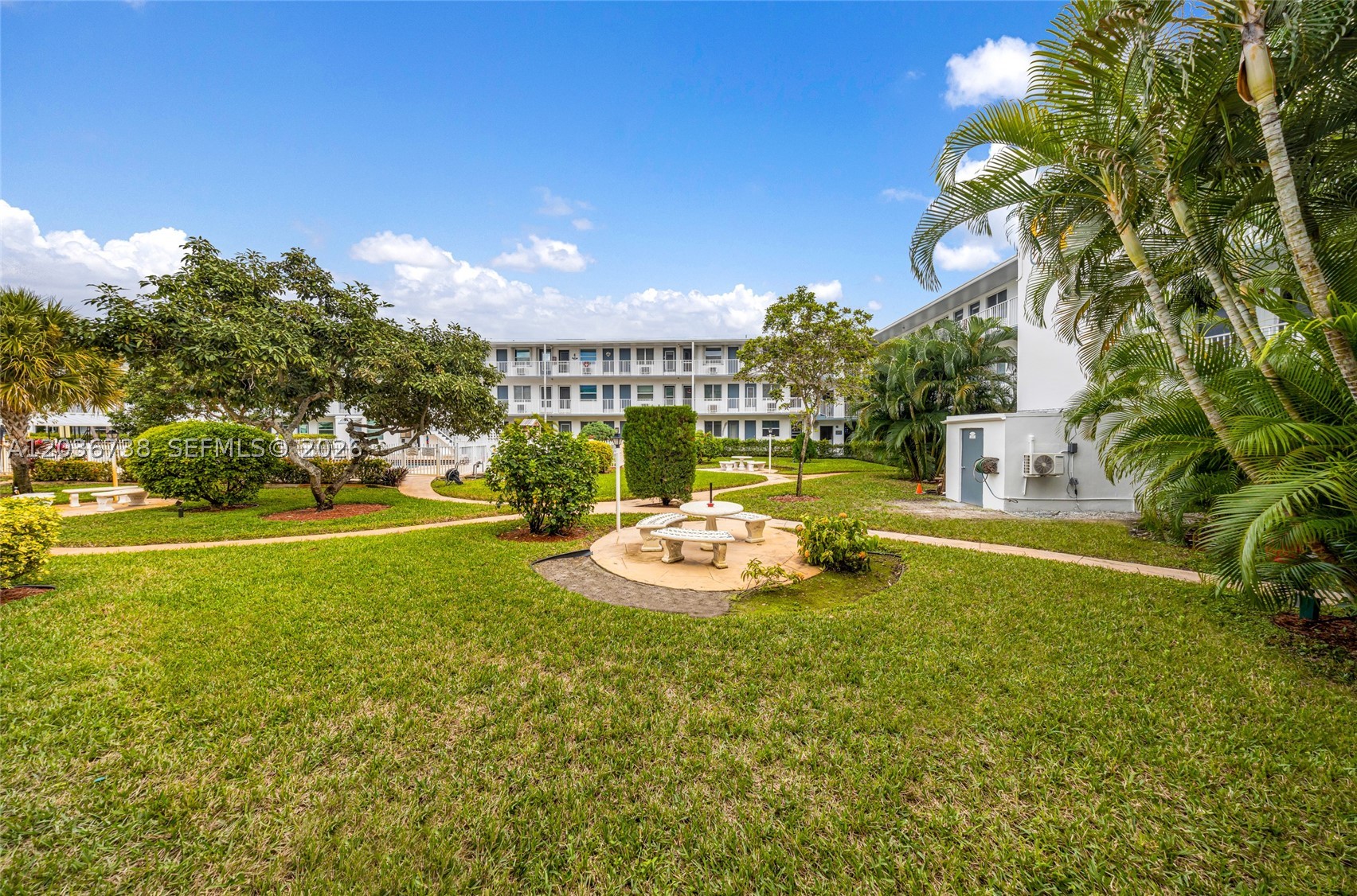 GOLDEN TOWERS CO-OP - Residential